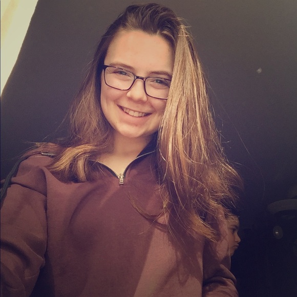 Meet your Posher, Isabelle - Picture 1 of 1